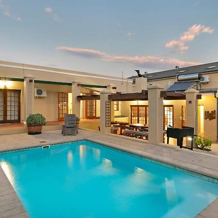 J'S Audacious Living Montagu Self Catering Appartement Buitenkant foto