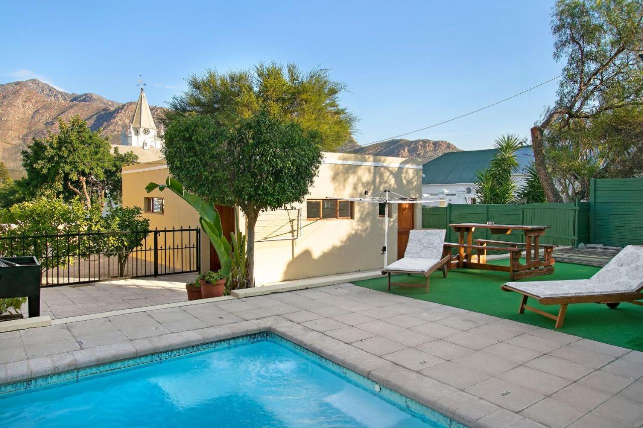 J'S Audacious Living Montagu Self Catering Appartement Buitenkant foto