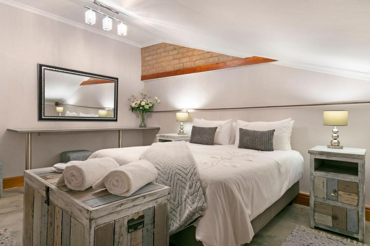 J'S Audacious Living Montagu Self Catering Appartement Buitenkant foto