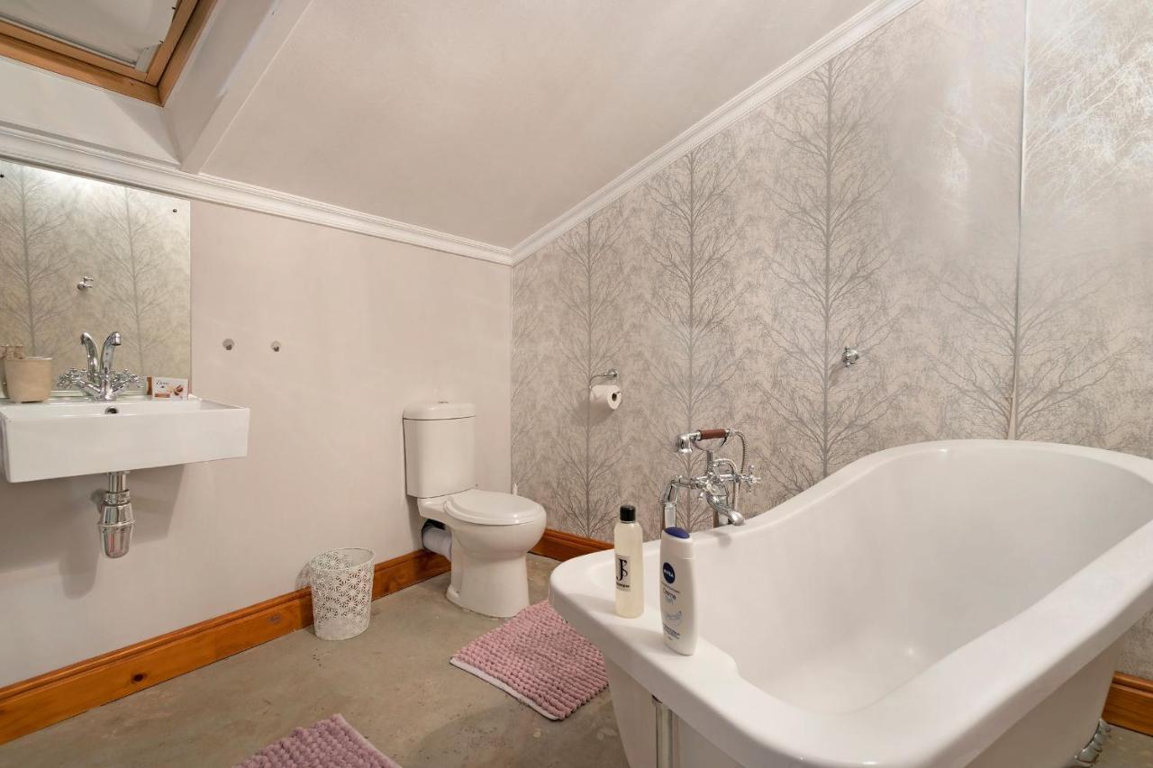 J'S Audacious Living Montagu Self Catering Appartement Buitenkant foto