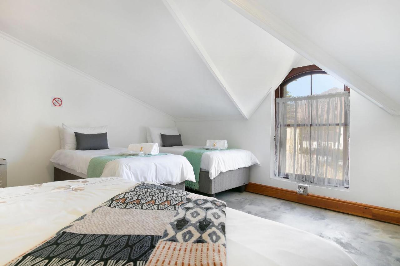 J'S Audacious Living Montagu Self Catering Appartement Buitenkant foto
