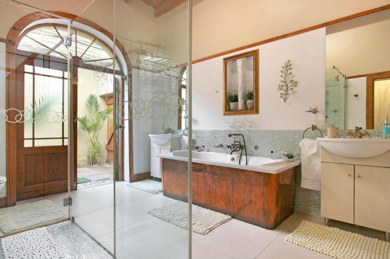J'S Audacious Living Montagu Self Catering Appartement Buitenkant foto